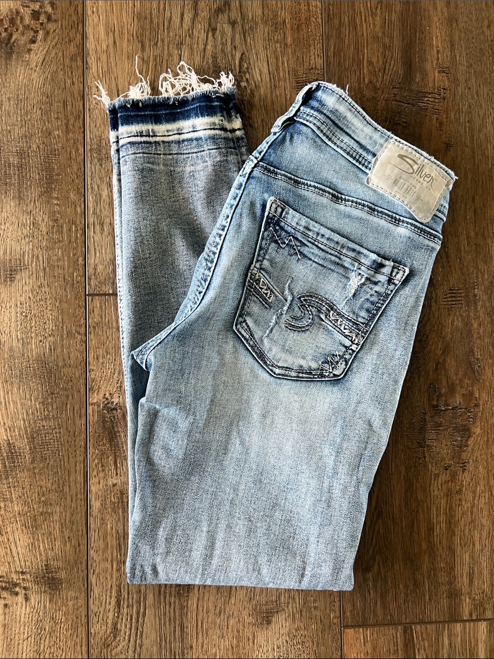 Silver Jeans Light Blue Ankle Skinny Jeans with Frayed Hem